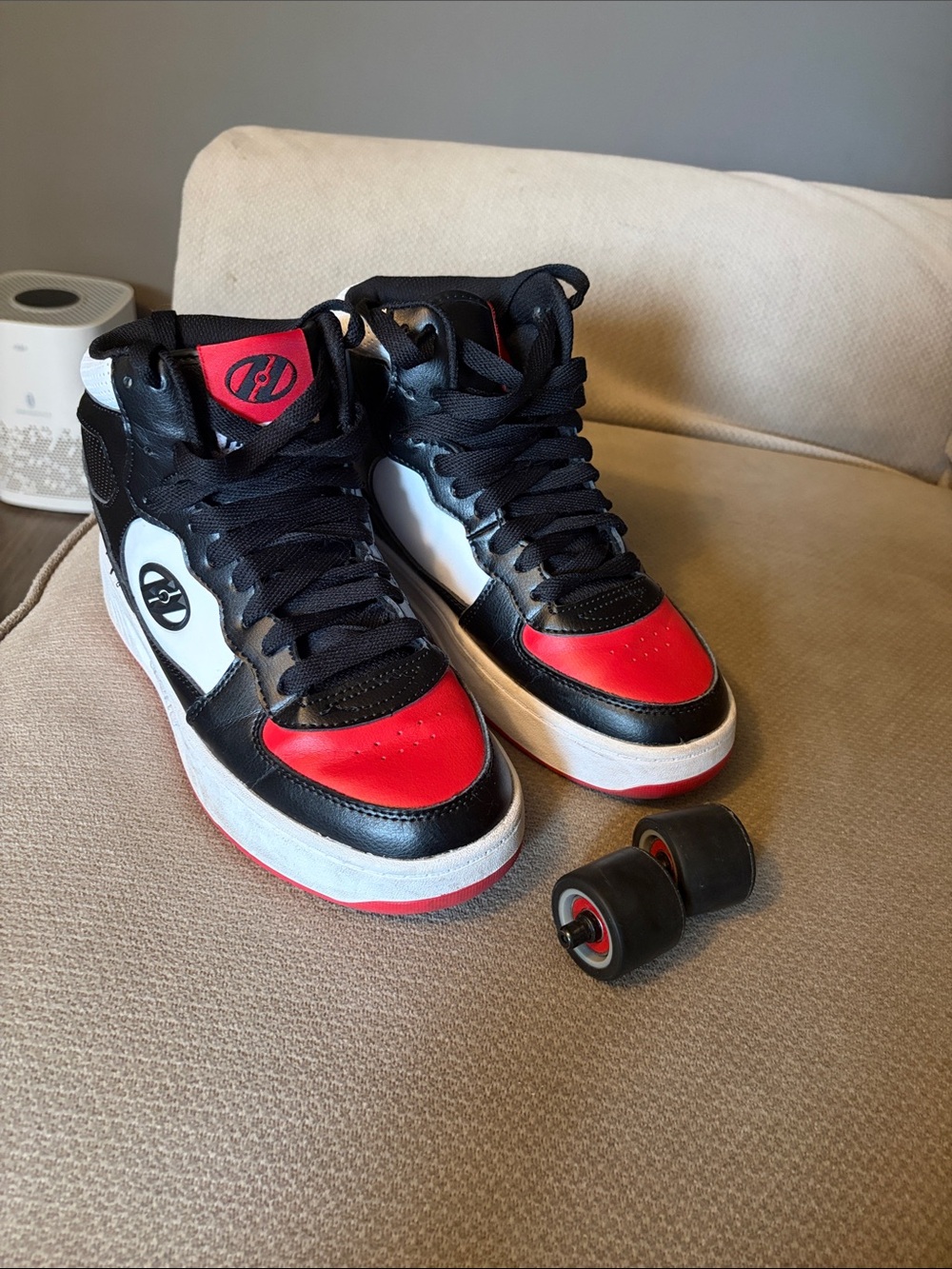 Heelys Kids High-Top Sneakers in Black, White & Red